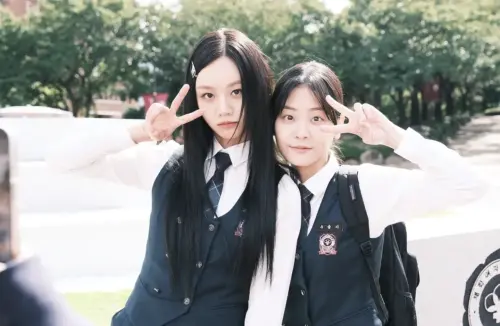 ▲惠利（左）在《善意的競爭》中跟鄭秀彬（右）談女女戀。（圖／鄭秀彬IG）