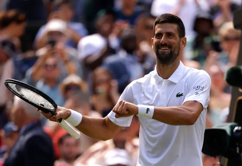 ▲Novak Djokovic在溫網第二輪以6：3、6：2、6：0血洗地主選手Daniel Evans，不僅報了蒙地卡羅之仇，也創下公開年代最多次晉級第三輪紀錄。（圖／路透／達志影像）