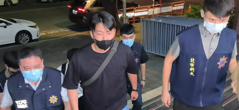 ▲「迷因台式民主」的版主戴姓工程師，涉嫌恐嚇京華城案檢察官，複訊後遭到聲押禁見。（圖／翻攝畫面）