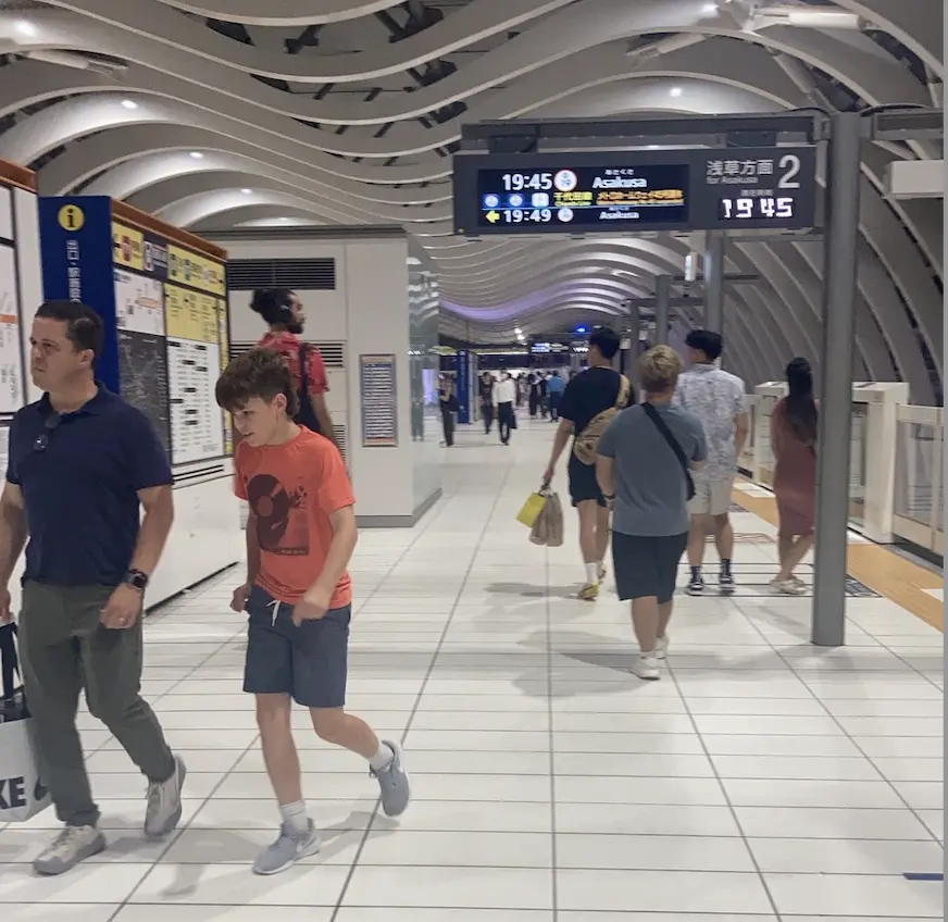 ▲日本在地居民觀察，隨著7月5日預言日期逼近，東京街頭華人旅客明顯減少，但還是可以看到不少歐美旅客。（圖／陳小姐提供）