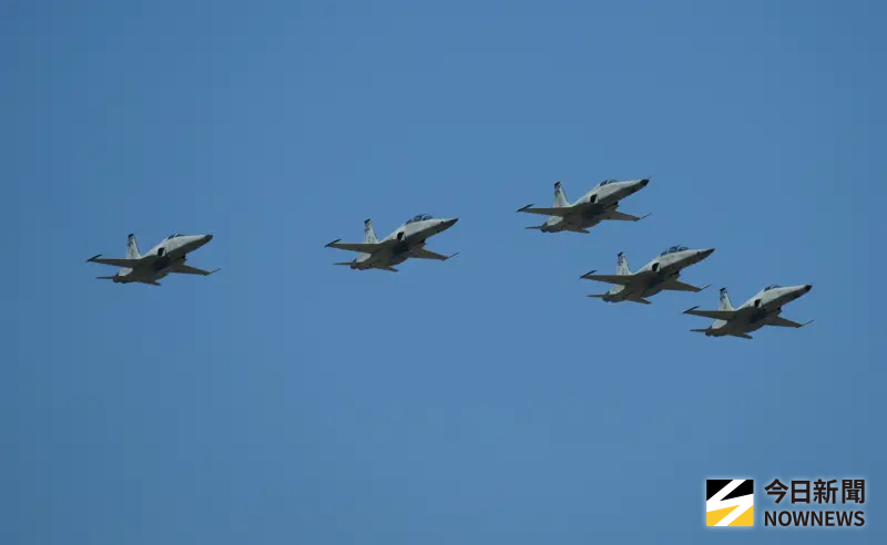 敬禮！捍衛領空半世紀RF-5E、F-5F戰機光榮除役　F-16接棒登場