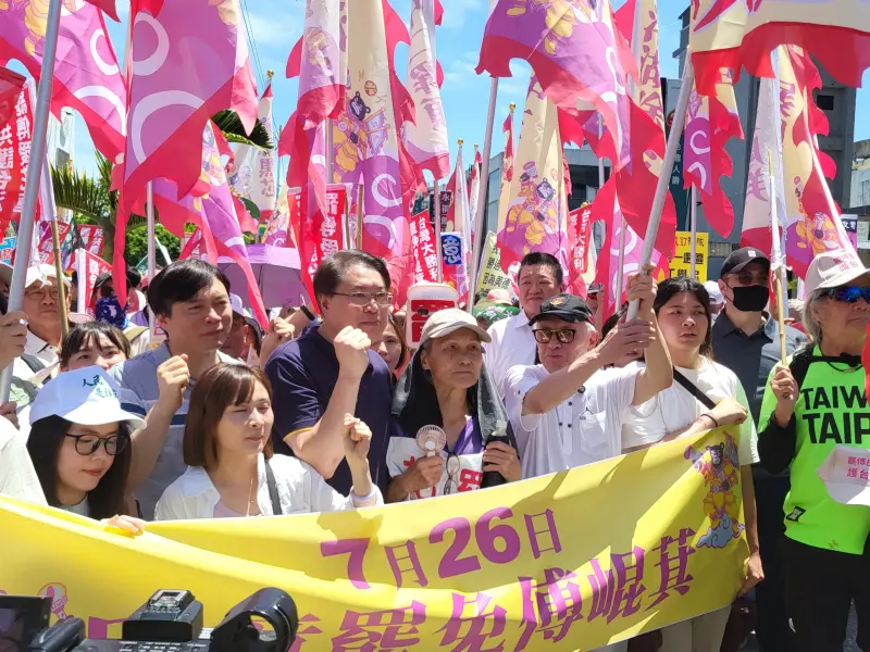 ▲曹興誠、林右昌今出席護國大遶境誓師出發記者會。（圖／記者陳佩君攝，2025.07.04）