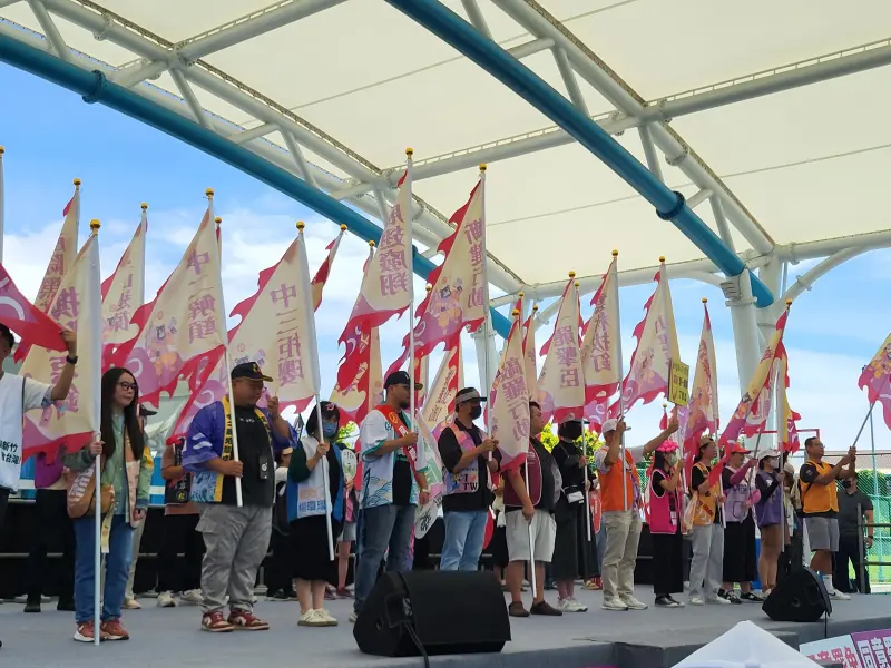 <p>▲護國大遶境誓師,罷團到場力挺。(圖/記者陳佩君攝,2025.07.04)</p>