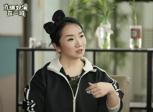 ▲陶晶瑩在《九條好漢在一班》上的「營站大姐」角色,不同於以往在節目中主持人的定位,多了暖心開導的功能。(圖/台視提供) ▲陶晶瑩在《九條好漢在一班》上的「營站大姐」角色,不同於以往在節目中主持人的定位,多了暖心開導的功能。(圖/台視提供)