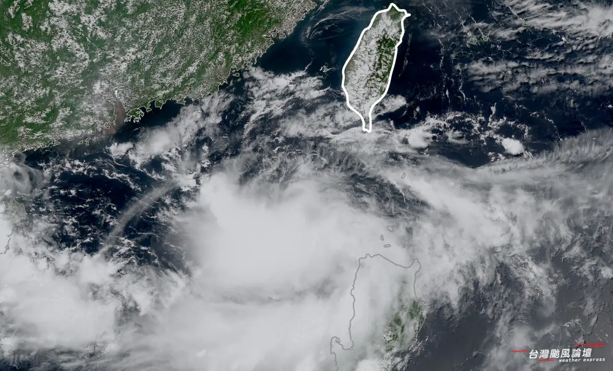 ▲準丹娜絲颱風有機會達到輕颱上限或中颱，並且有機會從台南以北登陸台灣。（圖／取自「台灣颱風論壇｜天氣特急」）