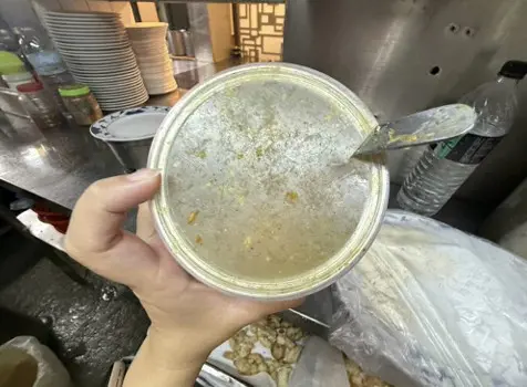 知名老店爆豆腐板爬滿蟑螂！北市衛生局稽查結果曝 揪4項缺失