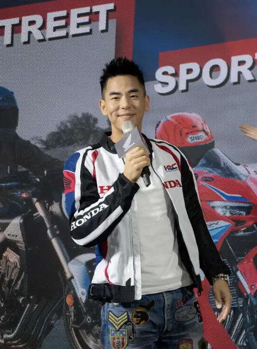 ▲柯有倫承認是「重機控」，以前自己不一定有時間騎車，為了讓車子保持在完美狀態，還會借朋友騎。（圖／Honda Taiwan 提供） 