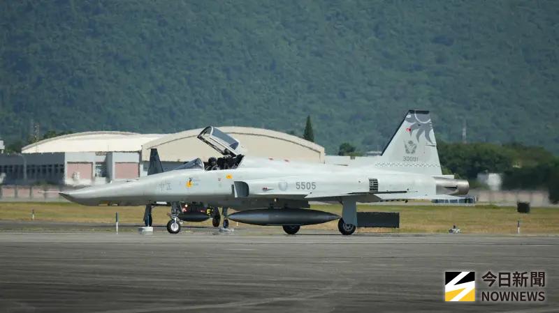▲捍衛領空半世紀RF-5E戰機光榮除役。(圖/記者呂炯昌攝)