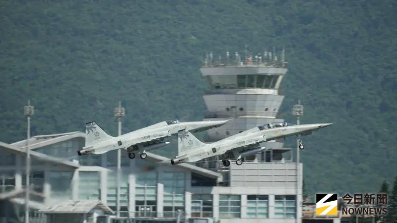 ▲F-5F戰機與RF-5偵察機除役典禮。(圖/記者呂炯昌攝,2025.07.04)