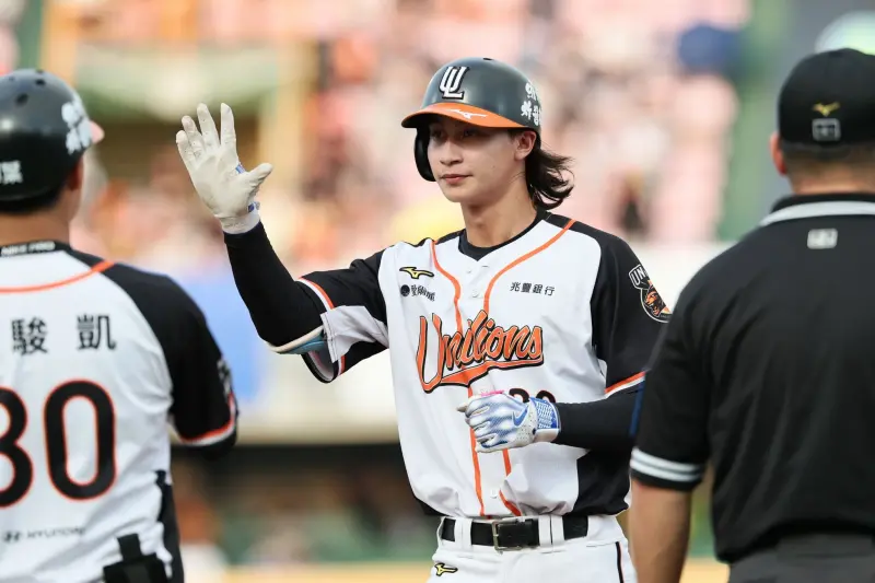 ▲統一獅林佳緯在9月中一度在安打排行榜領先群雄，不過季末未能持續穩定敲安，最終以第3名作收。（圖／統一獅提供）