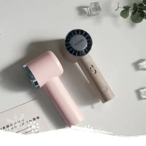 ▲KINYO冰旋風充電風扇，特價549元 (售價799元)，是台隆手創館製冷風扇六月銷量第二名。（圖／HANDS提供）