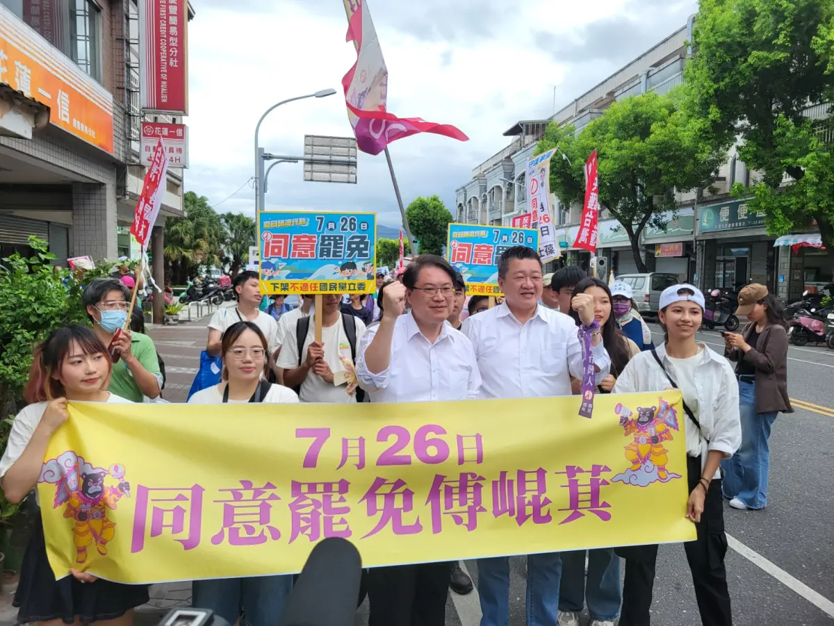 ▲林右昌下午前往吉安鄉掃街。（圖／記者陳佩君攝，2025.07.04）