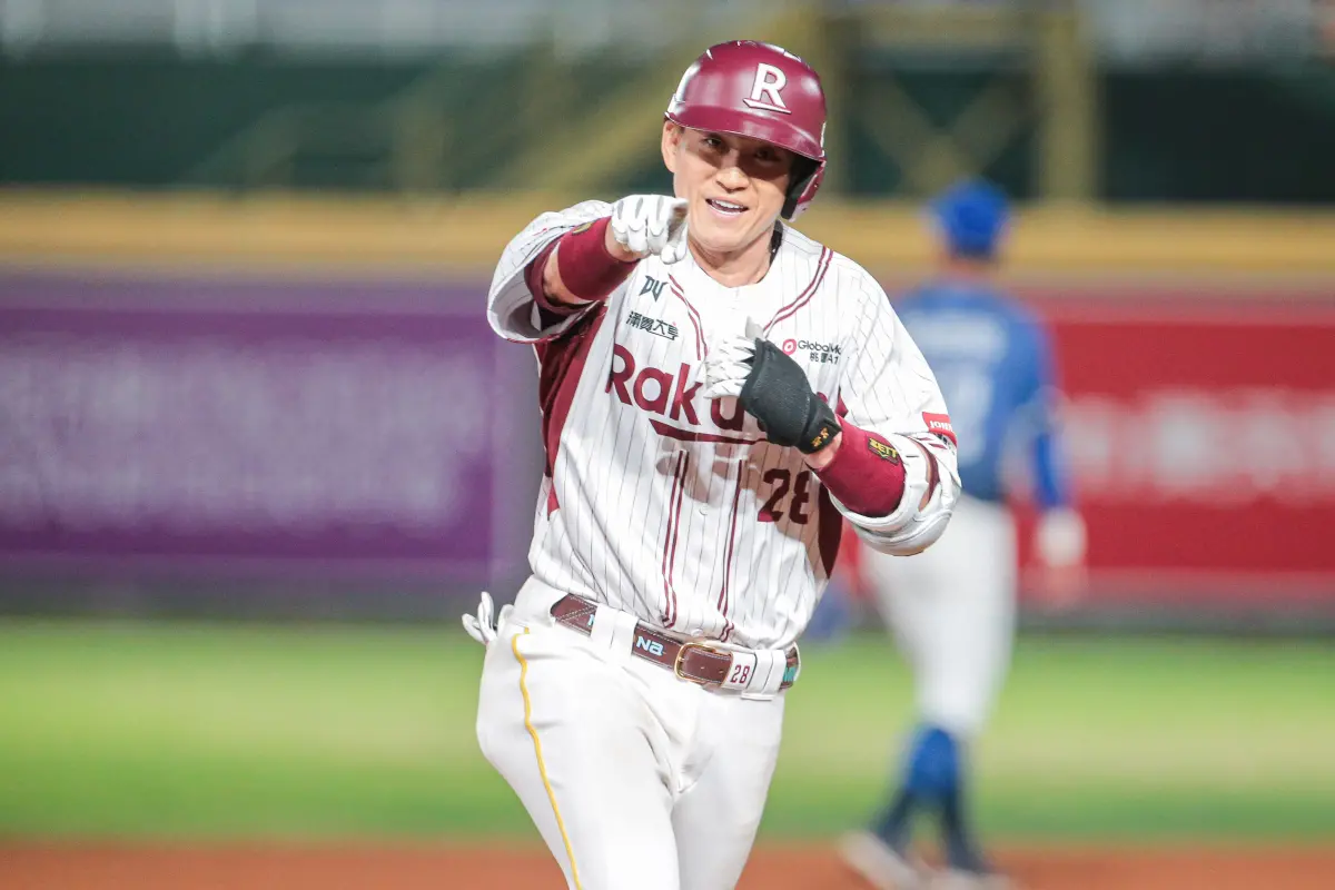 ▲樂天桃猿張閔勛在滿壘時敲出滿貫砲，助隊以5：4擊退富邦悍將。（圖／樂天桃猿提供）