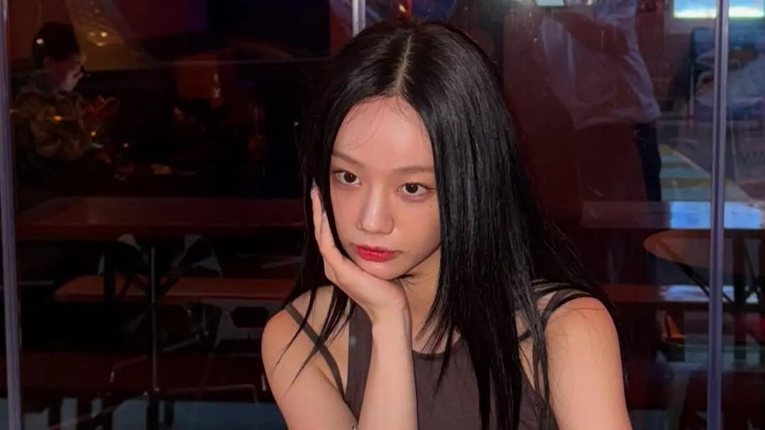 ▲韓國女星惠利（如圖）近日被爆出與男舞者交往1年，時間更被發現疑似是在跟柳俊烈分手後「換乘戀愛」，無縫接軌男舞者，對此她在今（4）日凌晨於泡泡上道歉，反而引發網友批評。（圖／翻攝自惠利IG）