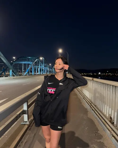 ▲惠利（如圖）被爆出疑似無縫接軌男舞者，她與柳俊烈、韓韶禧的「三角風波」又被挖出來討論。（圖／翻攝自惠利IG）