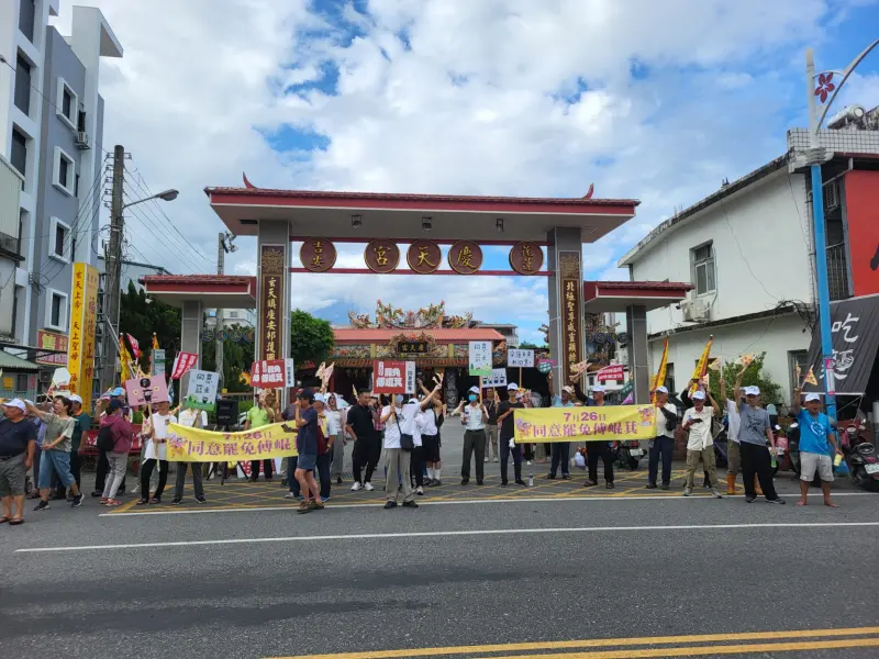 ▲民眾力挺罷免傅崐萁。（圖／記者陳佩君攝，2025.07.04）