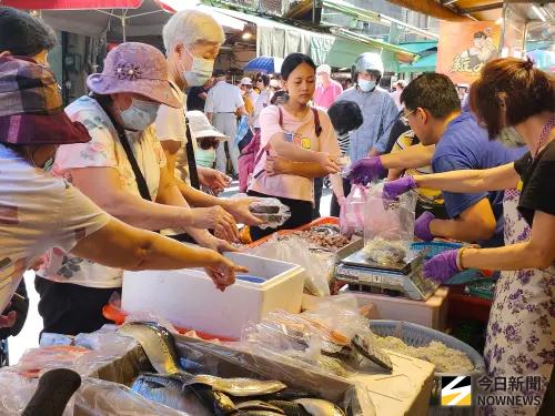 ▲颱風,傳統市場,菜市場,採買(圖/記者吳翊緁攝)