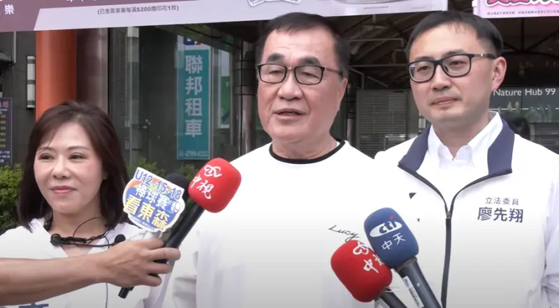 川伯也出動了！李四川站台藍委反罷免：工程做一半不能換做工的人