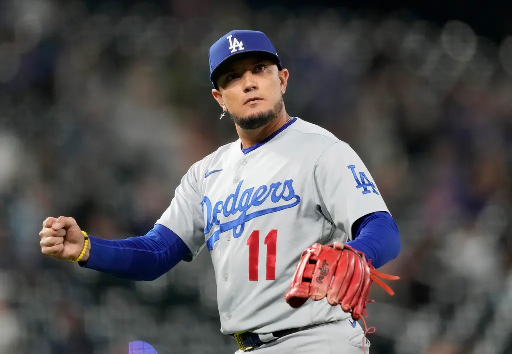 ▲道奇被太空人打爆，內野手Miguel Rojas披掛上陣登板投球，成功無失分退場，連山本由伸都忍不住替他鼓掌。（圖／美聯社／達志影像）