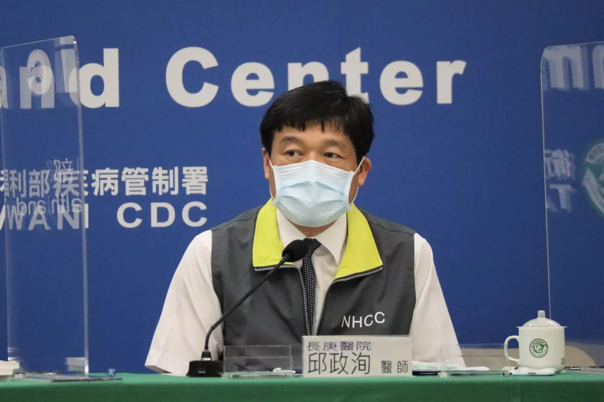 ▲林口長庚紀念醫院副院長邱政洵提醒，近日社區的A型鏈球菌流行，特別留意防疫措施。（資料照／疾管署提供）