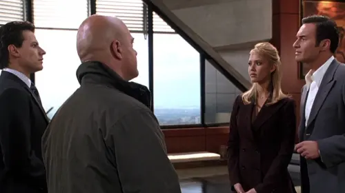 ▲《驚奇4超人》尤恩格魯飛(左一)、麥可奇克利斯(左二)都對朱利安麥可馬洪(右一)癌症(左)去世,發表悼念聲明,不捨他的離開。(圖/摘自IMDb) ▲《驚奇4超人》尤恩格魯飛(左一)、麥可奇克利斯(左二)都對朱利安麥可馬洪(右一)癌症(左)去世,發表悼念聲明,不捨他的離開。(圖/摘自IMDb)