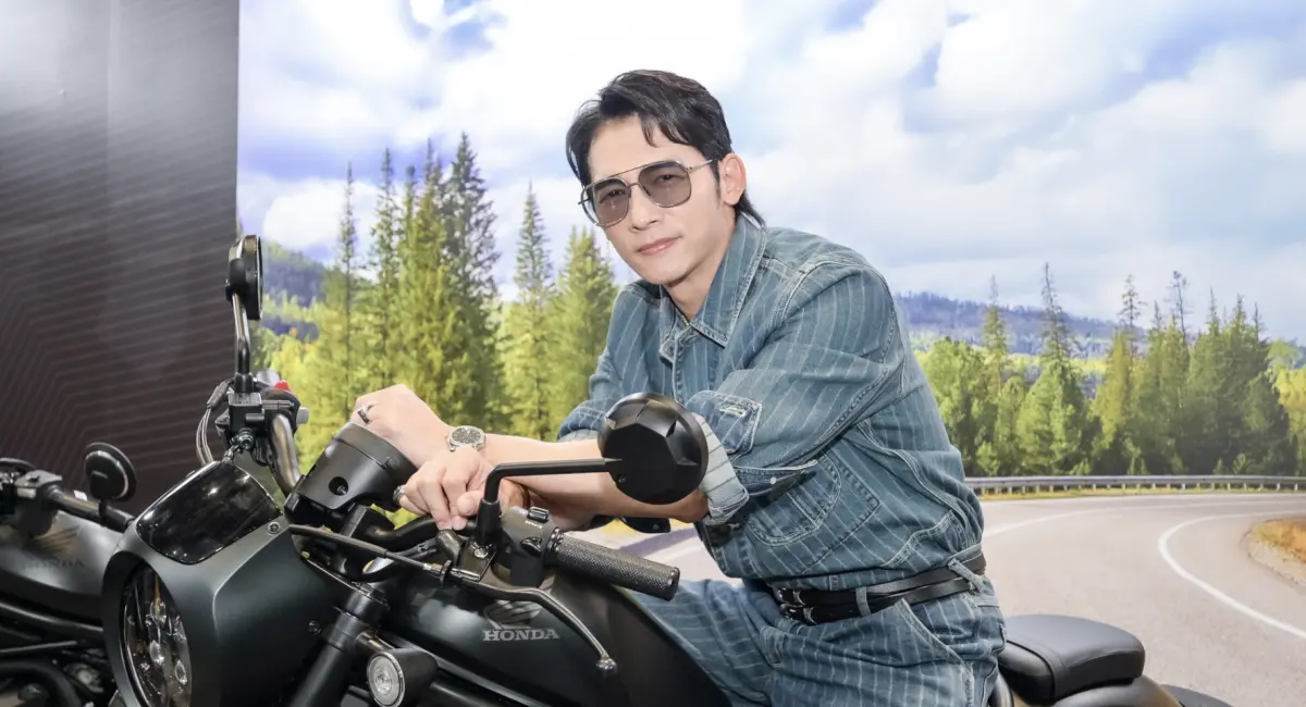 ▲藝人温昇豪（如圖）今日參加Honda重機展，近日他與VOLVO總裁林裕凱撞臉引發熱議，溫昇豪謙虛回應林總裁比他更帥、更斯文，他也透露兩人其實兩年前拍廣告就認識。（圖／Honda Taiwan 提供）