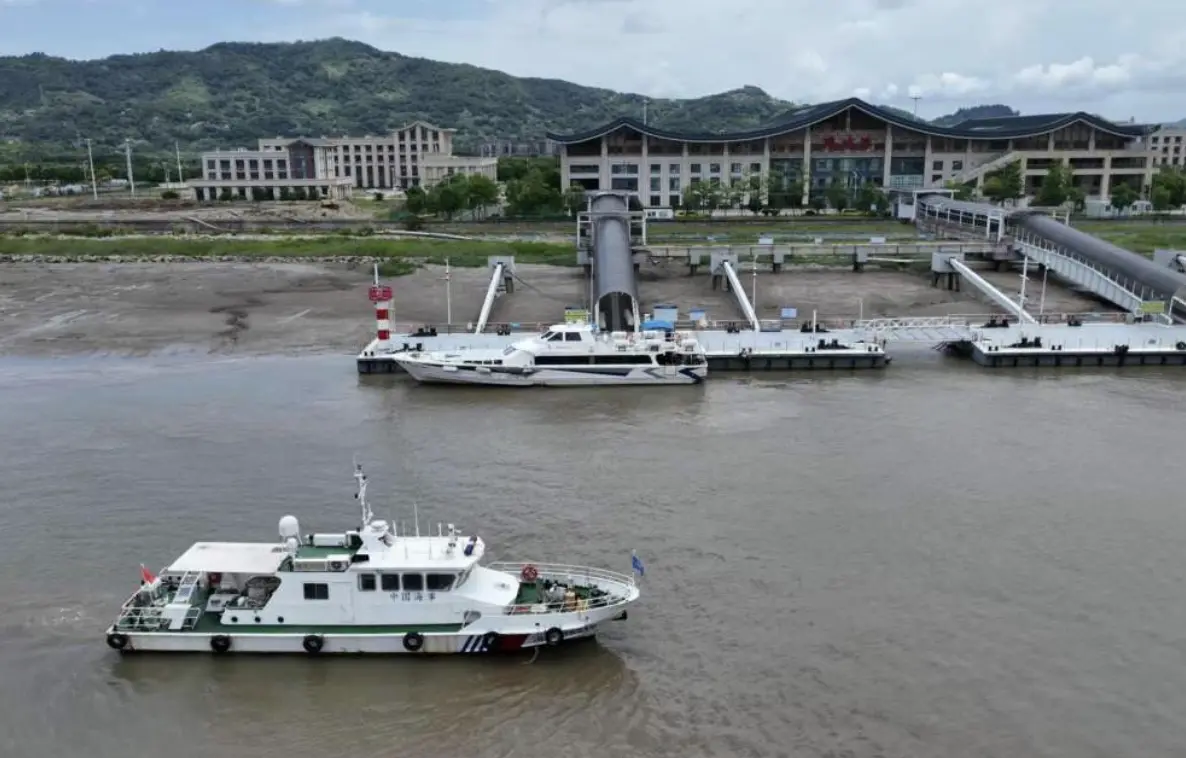 ▲輕度颱風丹娜絲逼近，中國福建海事局5日發布船舶防颱二級響應，醒相關船舶注意。（圖／翻攝自澎湃新聞）