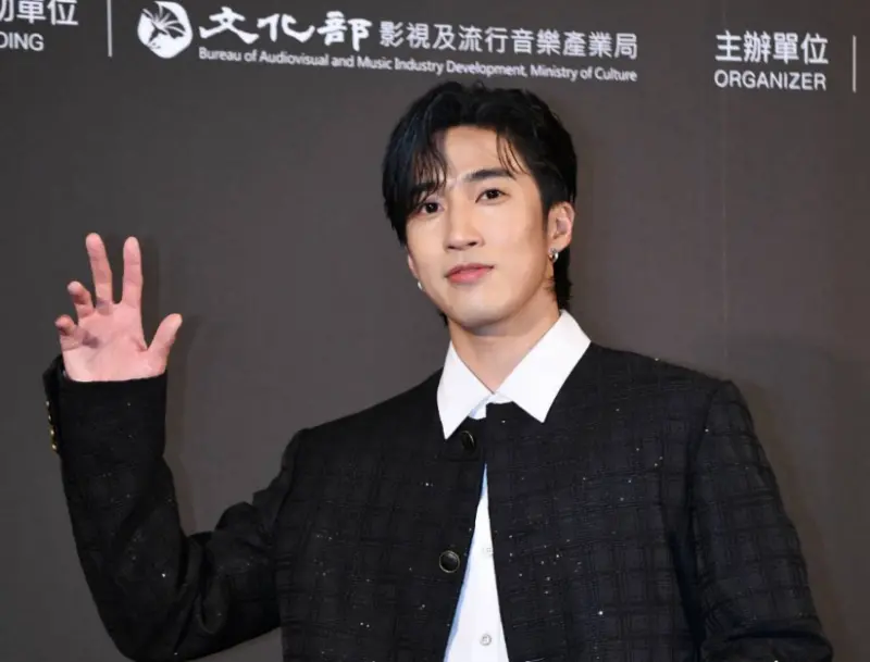 ▲婁峻碩對於末日預言感到很荒謬，半夜卻又準時看地震直播，表示在過了凌晨號稱災難會發生的時刻之後，能夠參加北影頒獎典禮，覺得格外榮幸。（圖／記者林柏年攝）