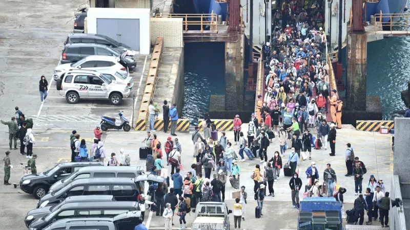 ▲東引端午連假旅客人潮。（圖／連江縣政府提供）