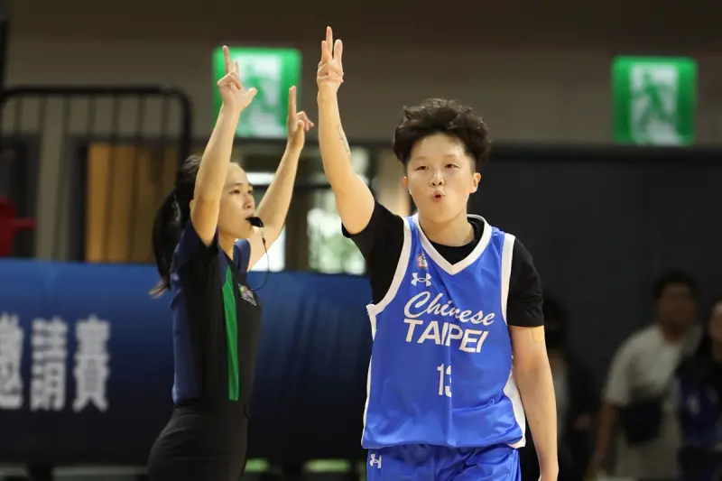 ▲第44屆雙北威廉瓊斯盃國際籃球邀請賽第四日，世大運培訓隊交手泰國隊，靠著成功的防守帶動得分，第二節打出18：1的攻勢，終場全員皆有得分進帳，以100：41輕取泰國隊。（圖／中華籃協提供）