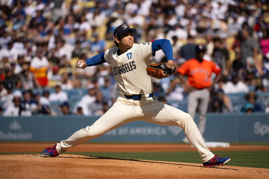 ▲洛杉磯道奇在主場迎戰休士頓太空人，正逢31歲生日的大谷翔平以第一棒、投手兼指定打擊身分先發，僅用31球就完成兩局無失分好投，送出3次三振，其中第二局更賞出「三者連續三振」的代表作，對手與總教練Dave Roberts皆一致盛讚。（圖／美聯社／達志影像）