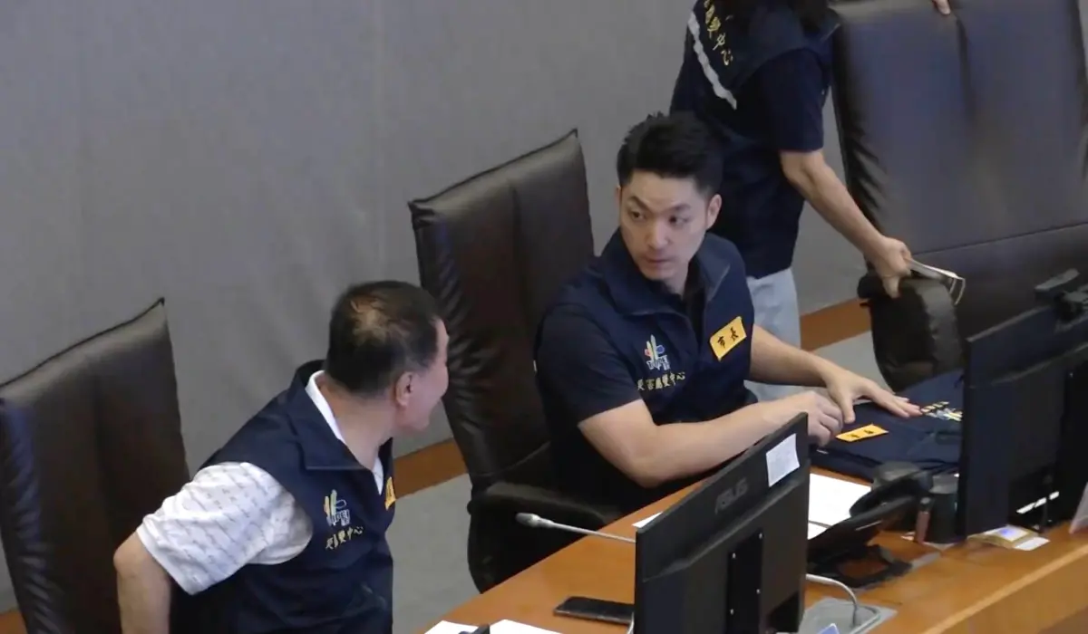 ▲台北市長蔣萬安出席丹娜絲颱風整備會議，針對是否停班課，他強調會密切關注颱風動態，依慣例在基北北桃平台討論。（圖／台北市政府提供，2025.07.06）