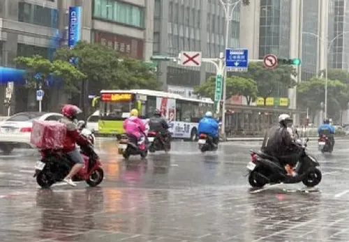 麥德姆颱風今明影響最劇！中秋連假雨區出爐　國慶日又有颱風醞釀
