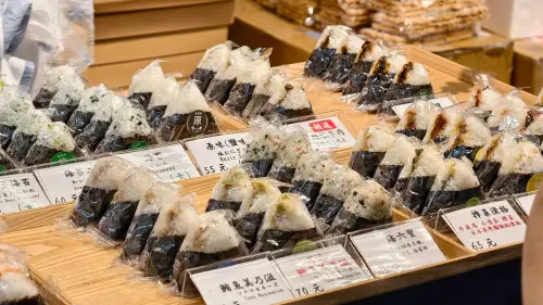 ▲「樋口飯糰」主打以日本新潟米做出的白飯，再每日現做出飯糰，每個飯糰最低55元起。（圖／「阿捷的打飯班 旅遊&美食分享」授權提供）