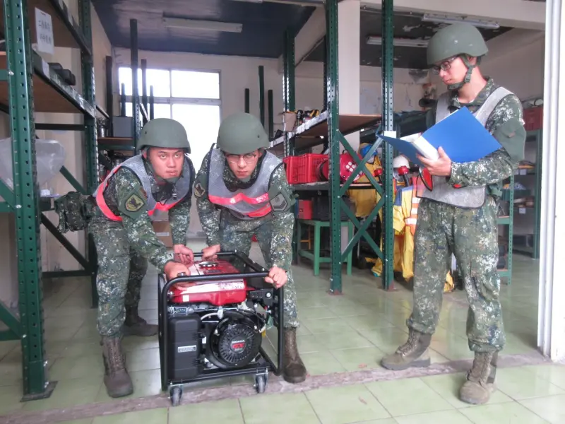 ▲颱風丹娜絲來襲，陸軍第五作戰區實施災防機具檢測。（圖／陸軍司令部提供，2025.07.06）