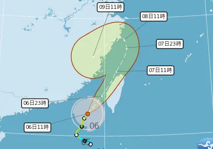 ▲丹娜絲颱風路徑在台灣海峽貼著台灣北上，後續又會迴轉往西南進入中國大陸。（圖／中央氣象署）