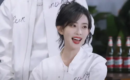 ▲《奔跑吧》孟子義是遊戲黑洞，惹火范丞丞，效果十足，而雨琦在她身後幫忙提示，被粉絲說很暖心。（圖／翻攝自YouTube 浙江衛視）