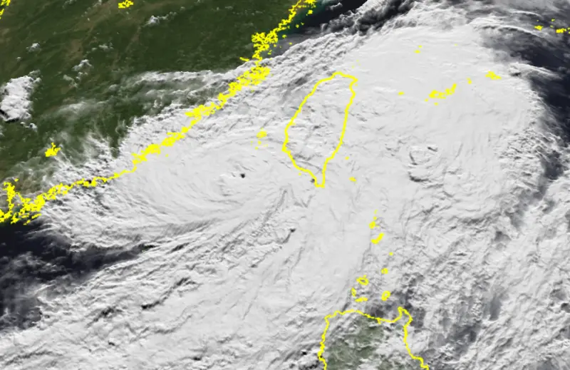 ▲丹娜絲颱風（Danas，菲律賓提供）強度已經變為中度颱風，目前持續朝台灣接近當中，預計今（6）日晚間至明（7）日上午對台灣影響最為劇烈。（圖／NCDR）
