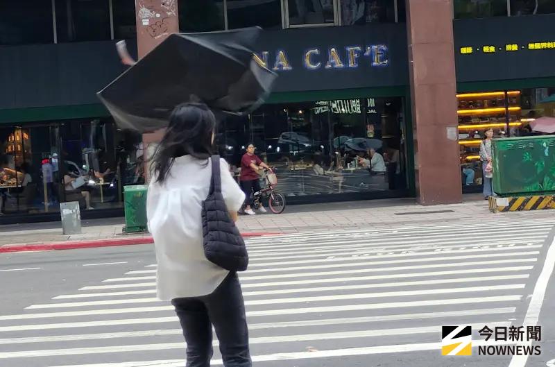 ▲丹娜絲颱風襲台，颱風後則要留意可能透過吸入塵土等感染類鼻疽桿菌。（示意圖／記者吳翊緁攝）