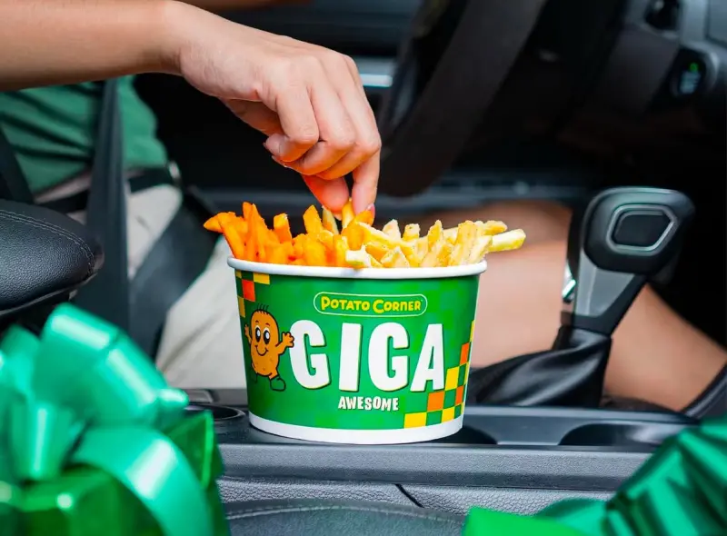 ▲富錦樹公司代理日本超人氣甜甜圈名店「I’m donut？」，日前開幕造成排隊風潮，現確定又將代新品牌「Potato Corner」來台。（圖／翻攝「Potato Corner」IG，potatocornerph）