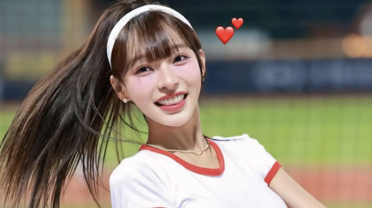 ▲中職球團味全龍啦啦隊成員林襄（如圖）驚傳「破相」？皮開肉綻的自拍照嚇壞粉絲，其經紀人向《NOWNEWS今日新聞》透露林襄為了侏羅紀主題日，自己親手畫的傷勢妝容，展現滿滿敬業參與感，「她出頭很多！」（圖／翻攝自林襄IG）