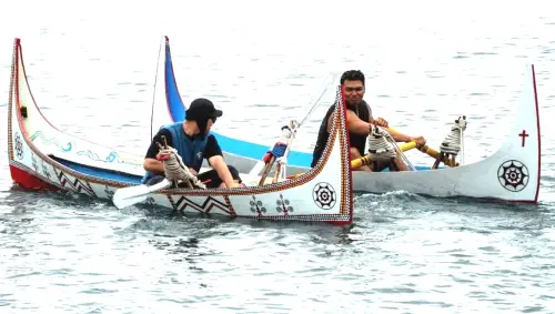 ▲海洋委員會舉辦蘭嶼朗島部落好月盃活動，進行拼板舟單人競划的情形。(圖／海洋委員會提供)