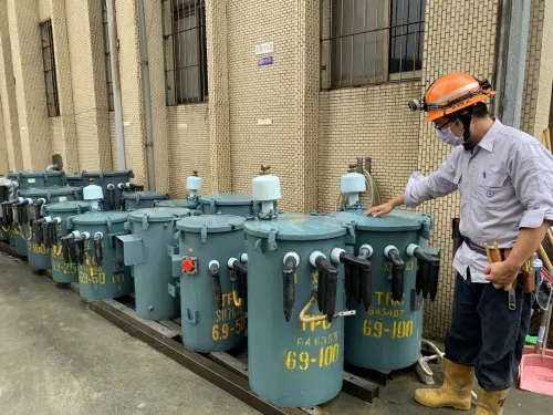 ▲台電全力嚴防強風豪雨可能帶來的災害，完成防災設備及備料盤點，並調度逾5000名人搶修。（圖／台電）