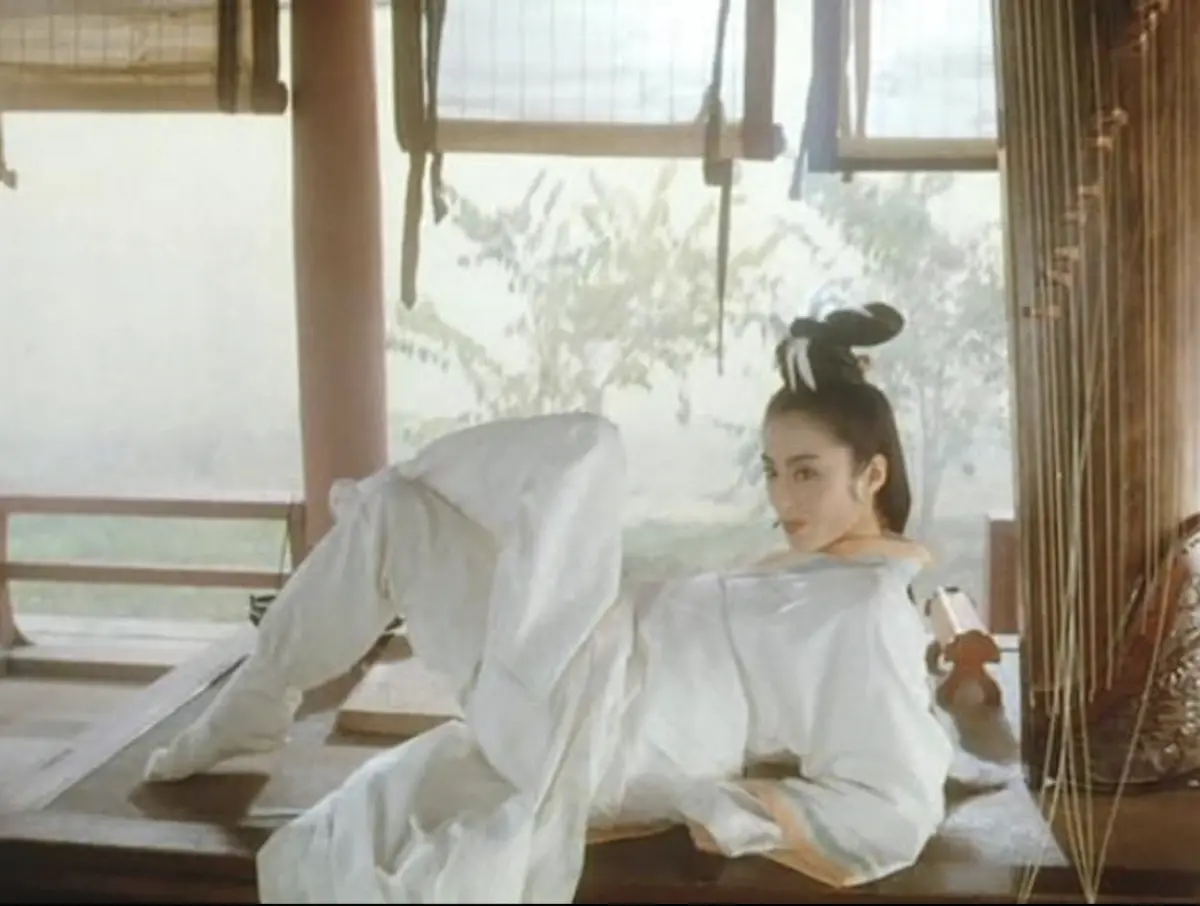 ▲張敏（如圖）在《倚天屠龍記之魔教教主》飾演趙敏，結尾叫李連杰扮演的張無忌到大都找她，觀眾等超過30年卻沒下文。李連杰近日在短片上坦承，這部片虧了大錢，沒錢拍續集。（圖／摘自IMDb）