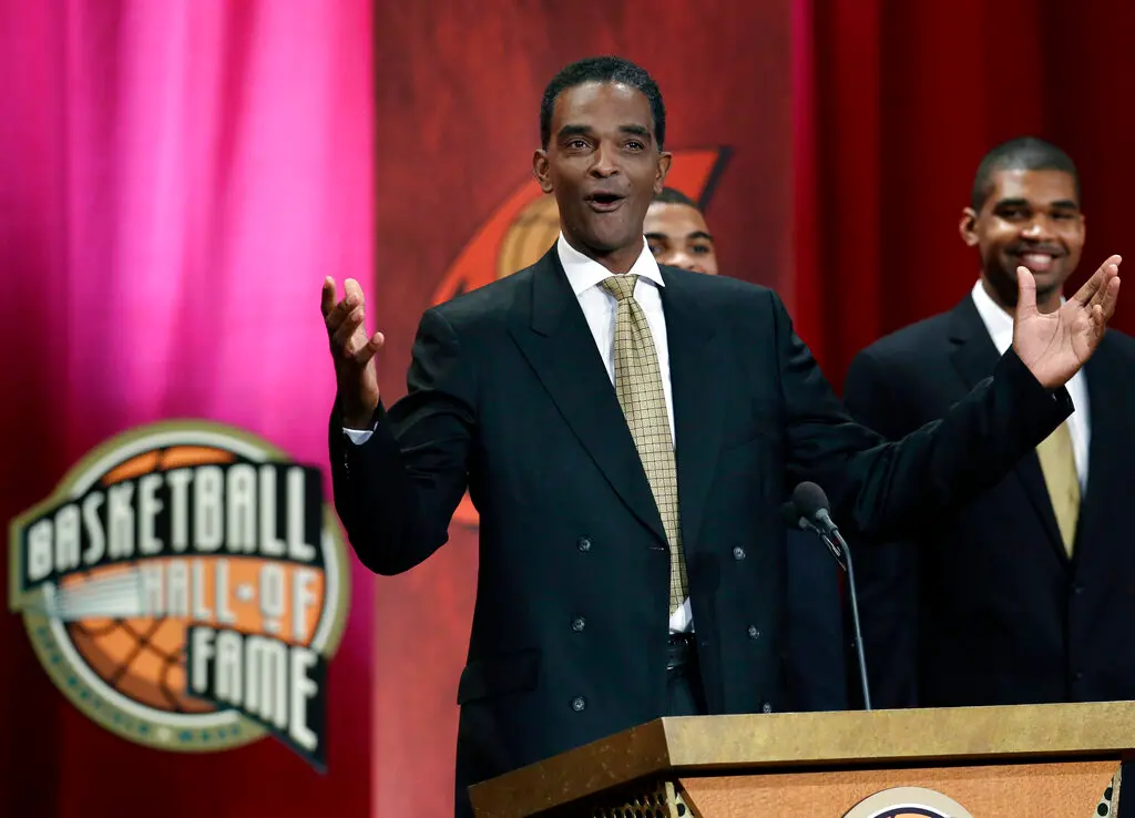 ▲NBA傳奇人物Ralph Sampson迎來65歲生日。身高7呎4吋（約224公分）、曾三度榮獲大學年度最佳球員的Sampson，不僅是1983年NBA選秀狀元，更是籃球史上最具話題性的「天之驕子」之一。（圖／美聯社／達志影像）