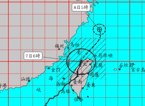 ▲丹娜絲颱風清晨6時中心已經在桃園、新竹交界附近出海，預計下午本島就可望脫離暴風圈，有機會全面解除陸上警報。（圖/中央氣象署）
