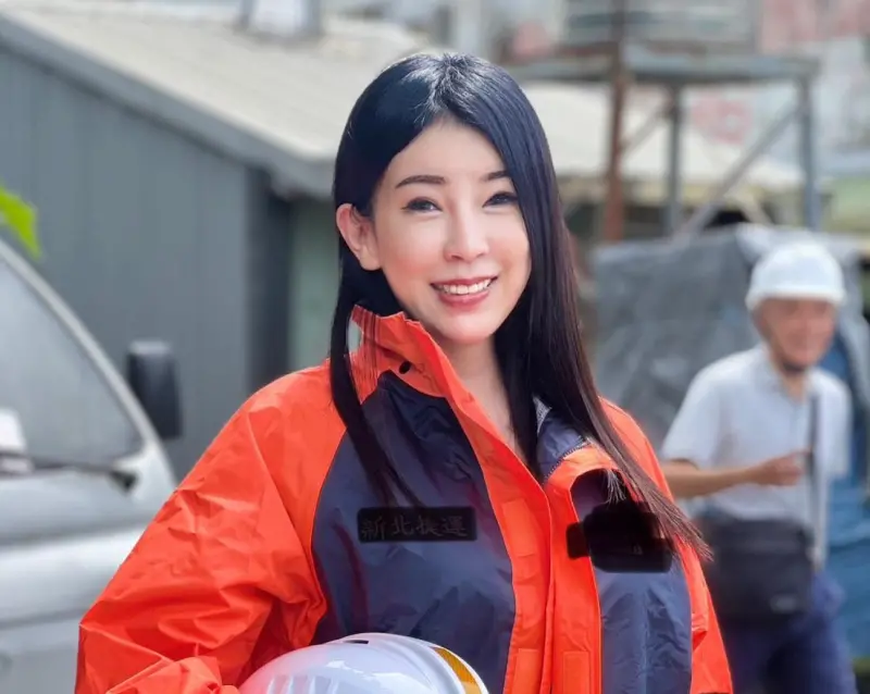 ▲丹娜絲颱風襲台，民眾黨桃園市黨代表曾妍潔力挺市長張善政分區停班課的決定。（圖／大姸的能源、建築、房地產手札臉書）