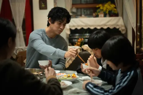 ▲對周渝民而言，白潤音、鄭又菲飾演的羅譽與羅卉是接住他的最大關鍵。（圖／CATCHPLAY+、公視、大慕可可）