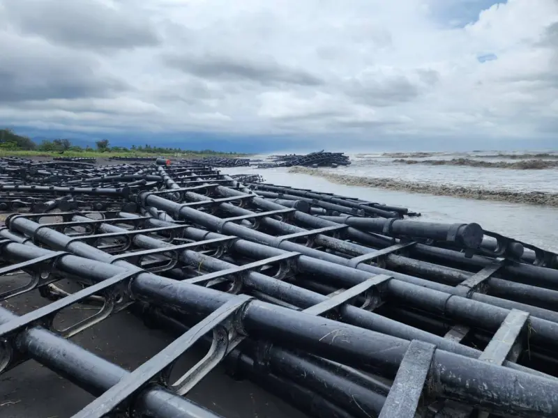 海上光電案場變「沙灘廢棄物」 能源署：為光電浮台試驗計畫