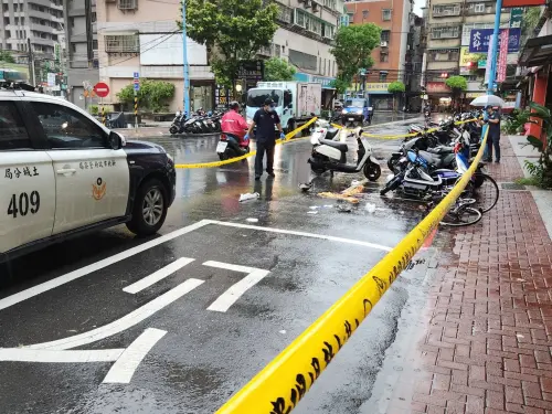 ▲土城今（7）日發生兇殺案，謝姓男子先車禍再殺人，當街猛砍妻子和小姨子。（圖／讀者提供）